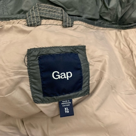 GAP gray packable 90% down light coat - Picture 2 of 4